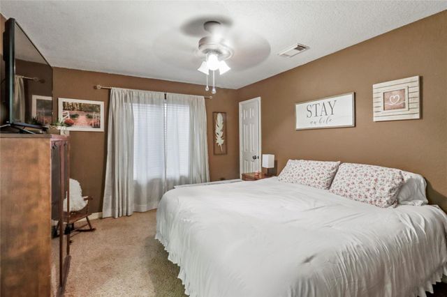 134 Strawberry Drive, Lake Jackson, TX 77566