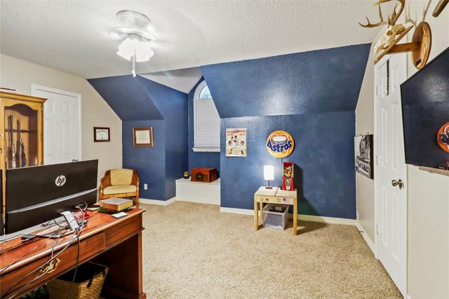 134 Strawberry Drive, Lake Jackson, TX 77566