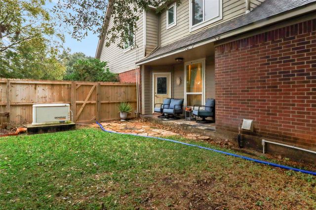 134 Strawberry Drive, Lake Jackson, TX 77566