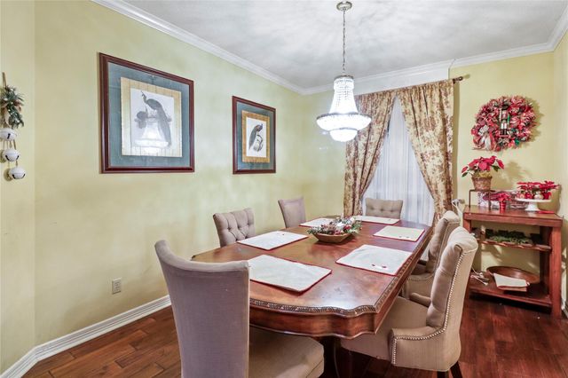 134 Strawberry Drive, Lake Jackson, TX 77566