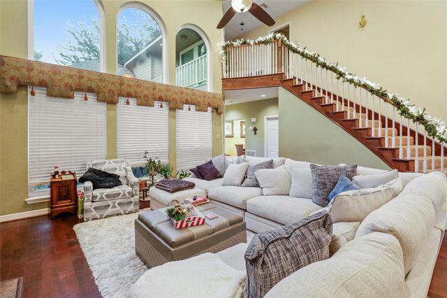 134 Strawberry Drive, Lake Jackson, TX 77566