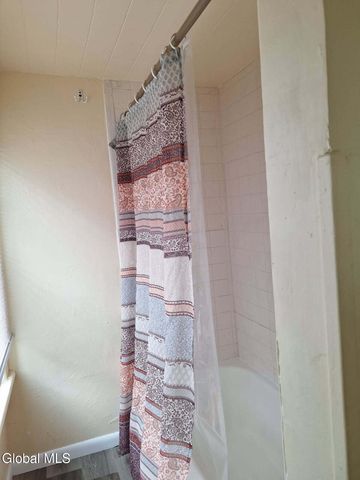 65 13th Street, Troy, NY 12180