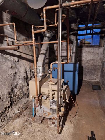 65 13th Street, Troy, NY 12180