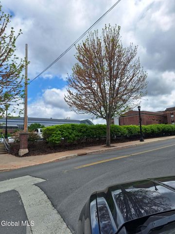 65 13th Street, Troy, NY 12180