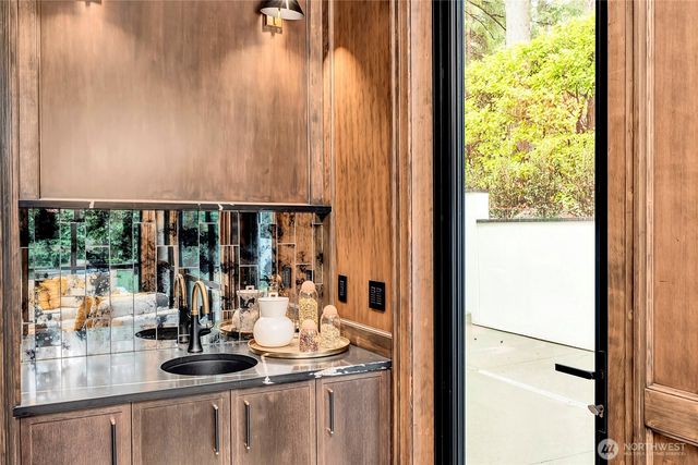 2837 Evergreen Point Road, Medina, WA 98039