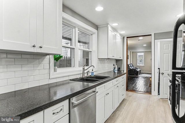 235 PERRY ST, Columbia, PA 17512