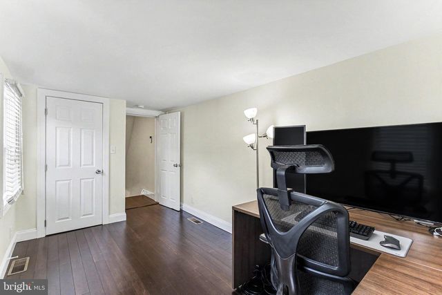 235 PERRY ST, Columbia, PA 17512