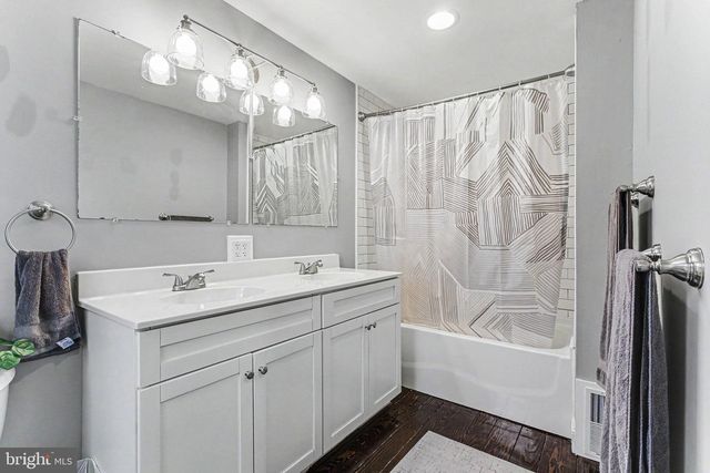 235 PERRY ST, Columbia, PA 17512