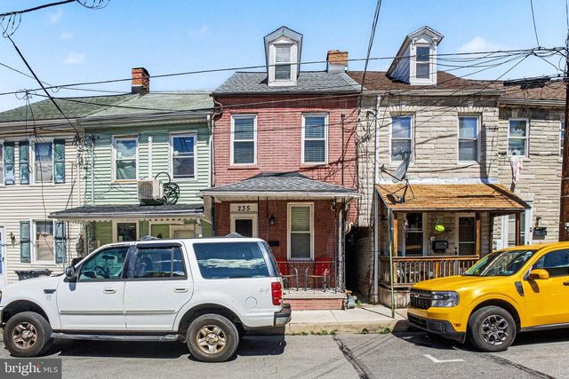 235 PERRY ST, Columbia, PA 17512
