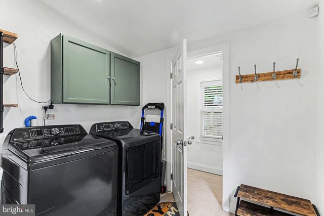 235 PERRY ST, Columbia, PA 17512