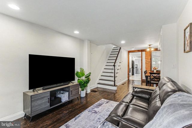 235 PERRY ST, Columbia, PA 17512