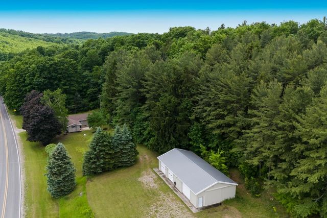 1551 N Macksey Road, Suttons Bay, MI 49682