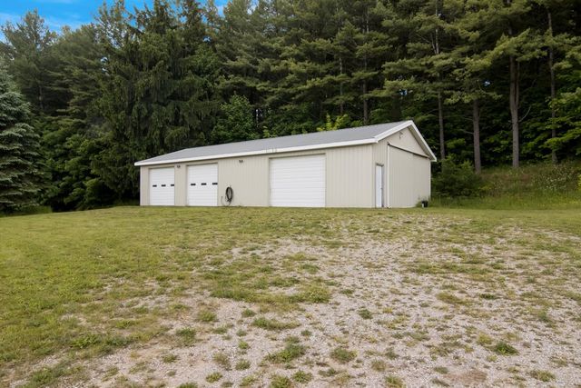 1551 N Macksey Road, Suttons Bay, MI 49682