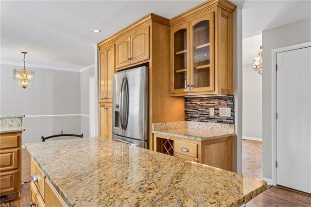 514 York Warwick DR, Yorktown, VA 23692