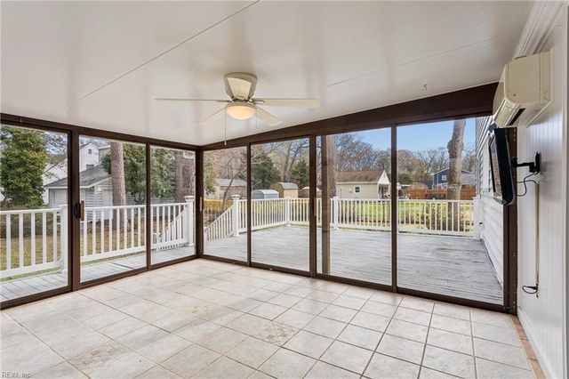 514 York Warwick DR, Yorktown, VA 23692