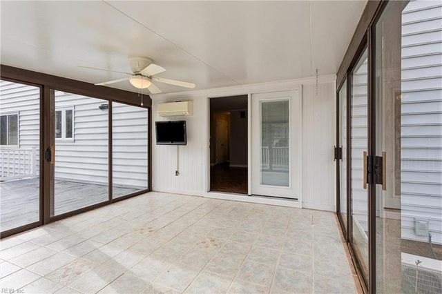 514 York Warwick DR, Yorktown, VA 23692