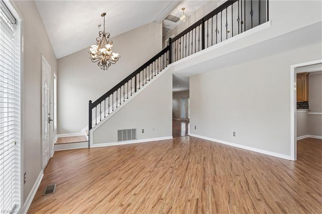 514 York Warwick DR, Yorktown, VA 23692