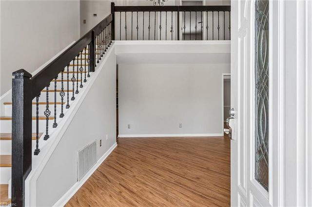 514 York Warwick DR, Yorktown, VA 23692