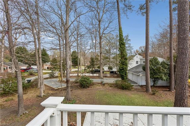 514 York Warwick DR, Yorktown, VA 23692