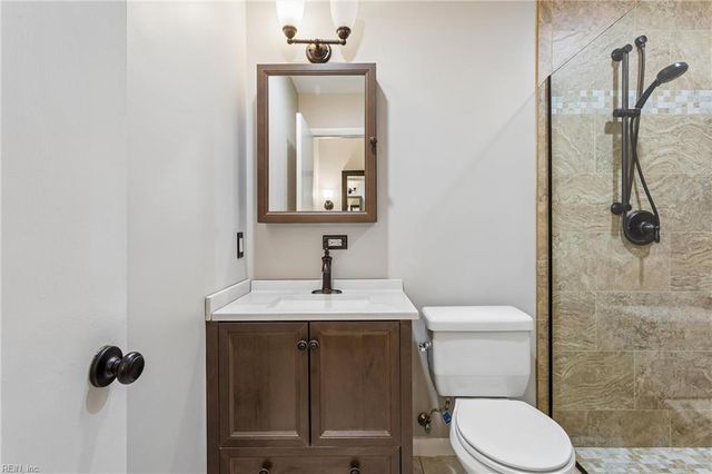 514 York Warwick DR, Yorktown, VA 23692