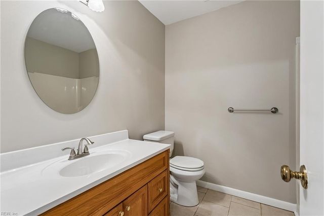 514 York Warwick DR, Yorktown, VA 23692