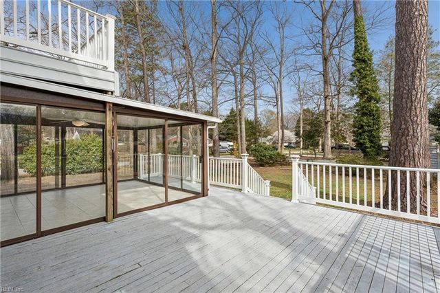 514 York Warwick DR, Yorktown, VA 23692