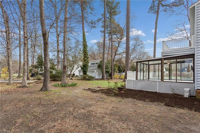 514 York Warwick DR, Yorktown, VA 23692