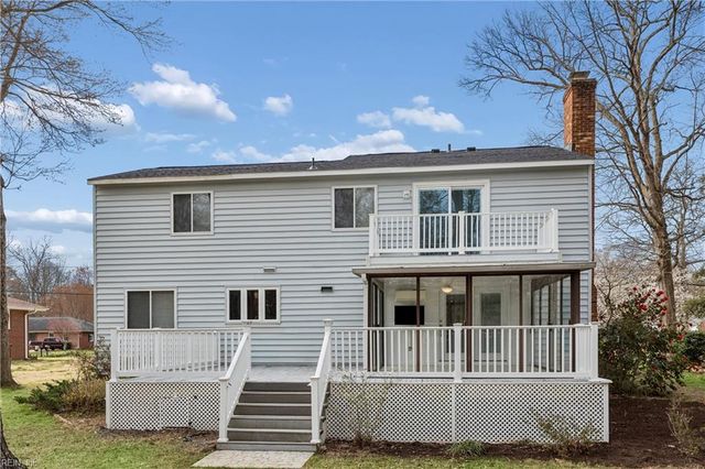 514 York Warwick DR, Yorktown, VA 23692