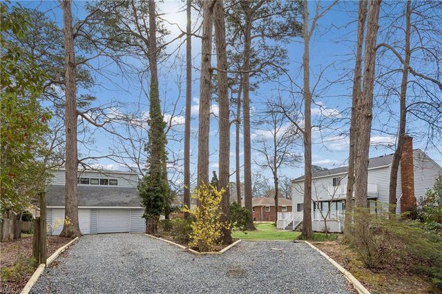 514 York Warwick DR, Yorktown, VA 23692