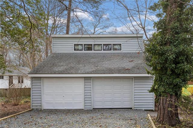 514 York Warwick DR, Yorktown, VA 23692