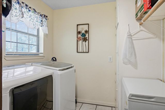 345 Washington Street, Van, TX 75790