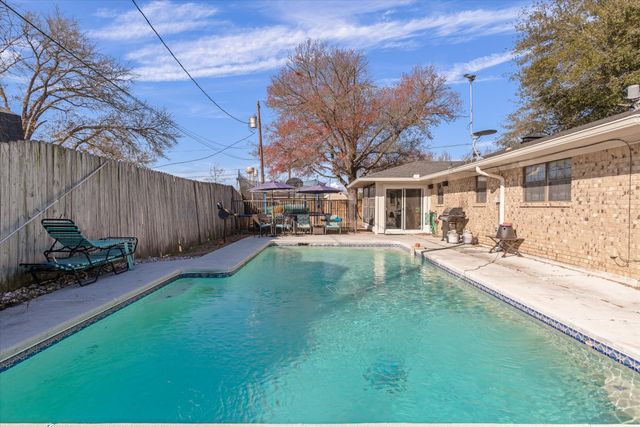 345 Washington Street, Van, TX 75790