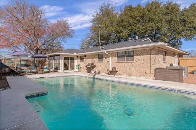 345 Washington Street, Van, TX 75790