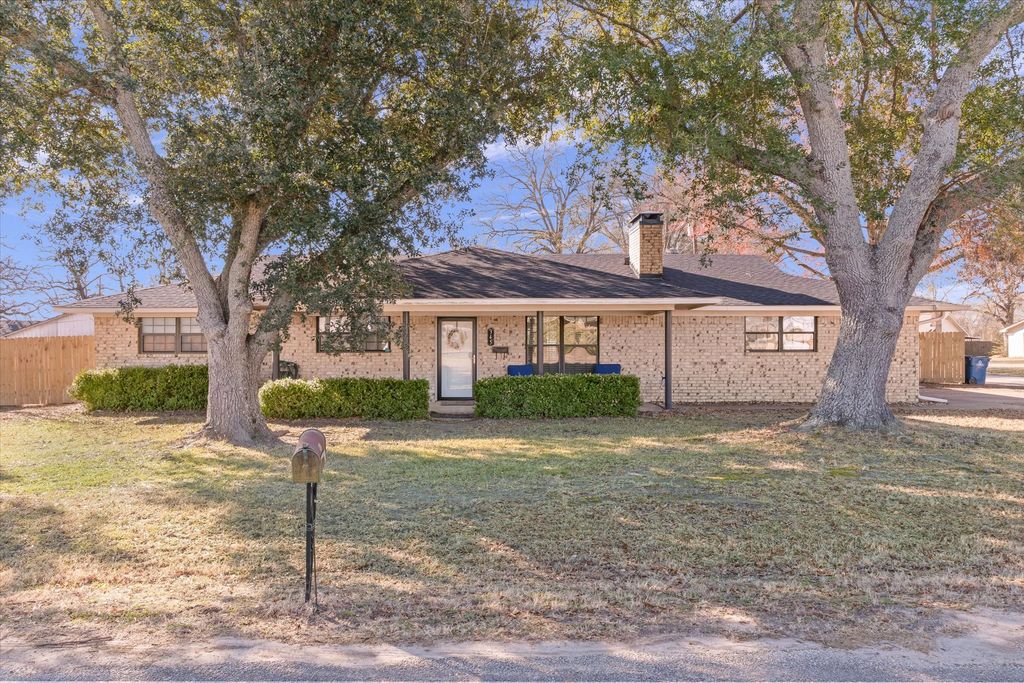 345 Washington Street, Van, TX 75790