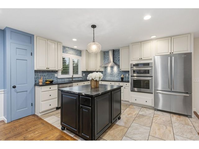 1204 Parkwood Dr, Fort Collins, CO 80525
