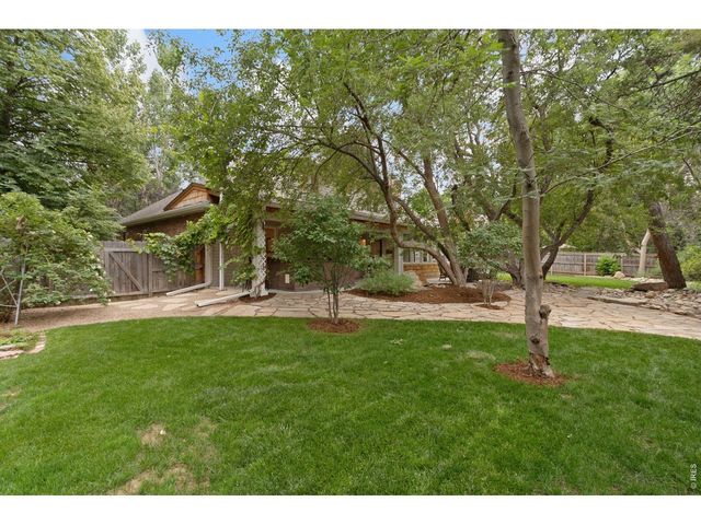 1204 Parkwood Dr, Fort Collins, CO 80525