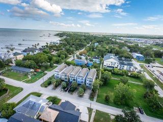 612 8th Street, Kemah, TX 77565