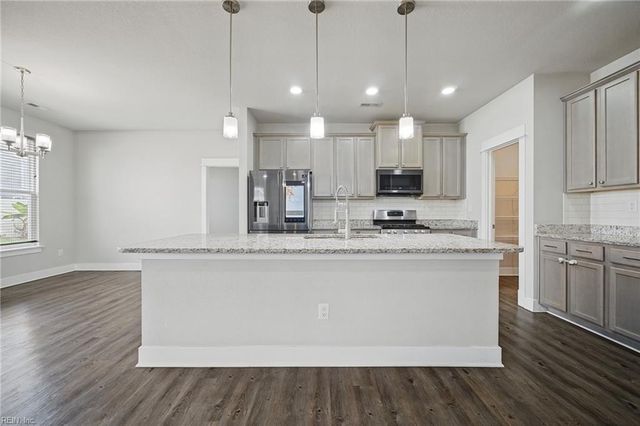 100 Chalmers DR, Suffolk, VA 23434