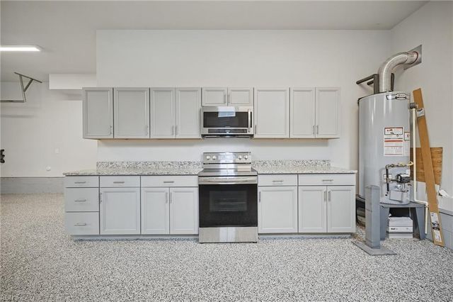100 Chalmers DR, Suffolk, VA 23434