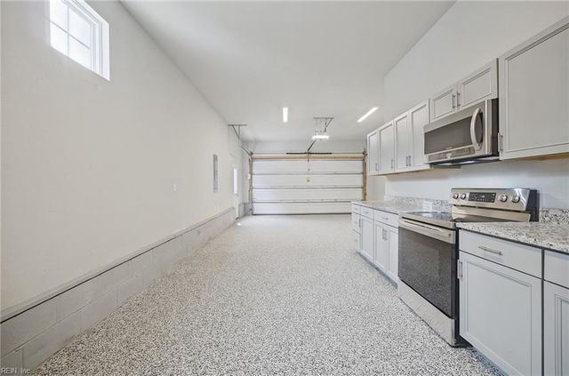 100 Chalmers DR, Suffolk, VA 23434