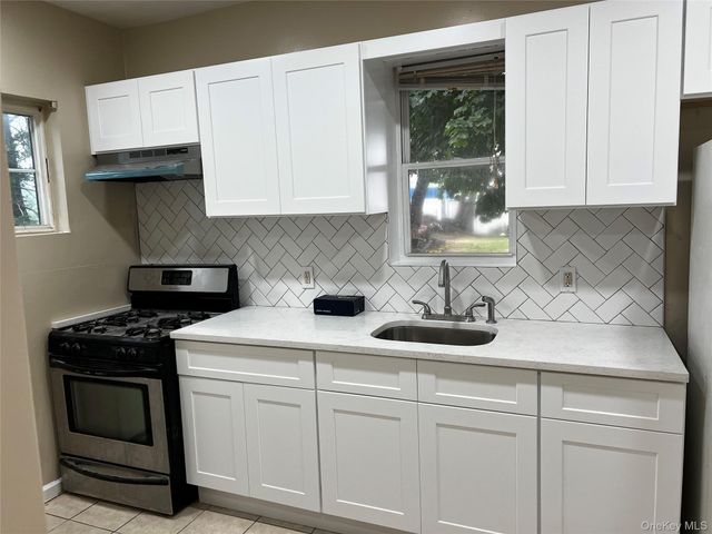 15 Lawson Street, Hempstead, NY 11550