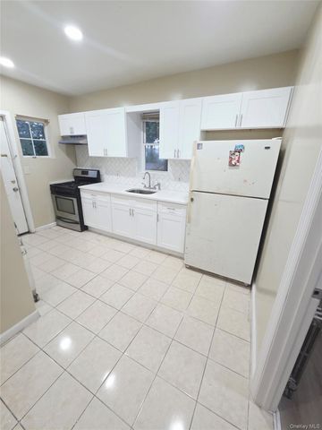 15 Lawson Street, Hempstead, NY 11550