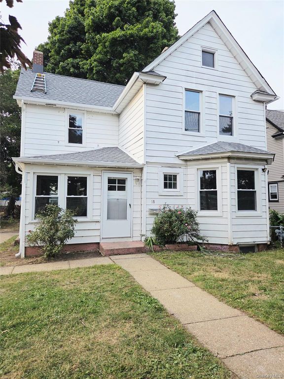 15 Lawson Street, Hempstead, NY 11550