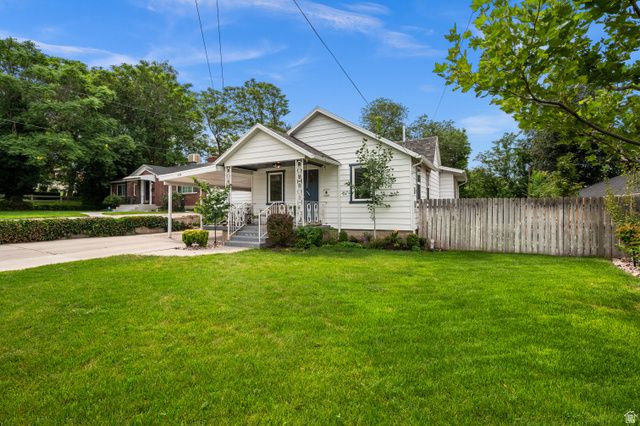 1716 E WOODSIDE DR, Holladay, UT 84124