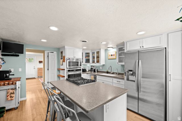 1716 E WOODSIDE DR, Holladay, UT 84124