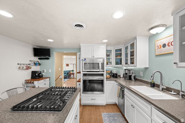 1716 E WOODSIDE DR, Holladay, UT 84124