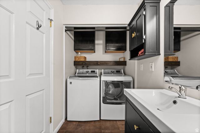 1716 E WOODSIDE DR, Holladay, UT 84124