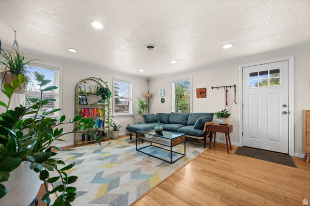 1716 E WOODSIDE DR, Holladay, UT 84124