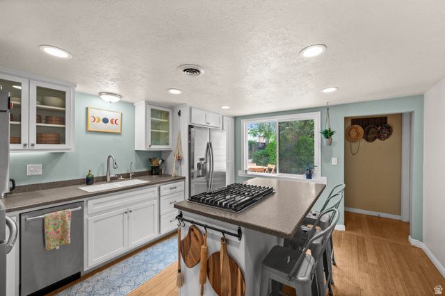 1716 E WOODSIDE DR, Holladay, UT 84124