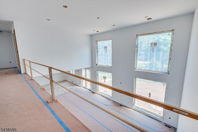 54 Nevsky St, Edison Twp., NJ 08820